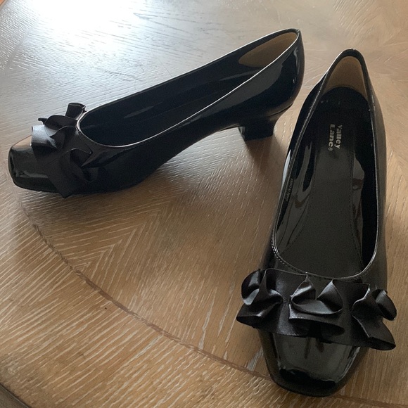 Valley Lane Shoes Black Patent Pumps Size 9 Poshmark